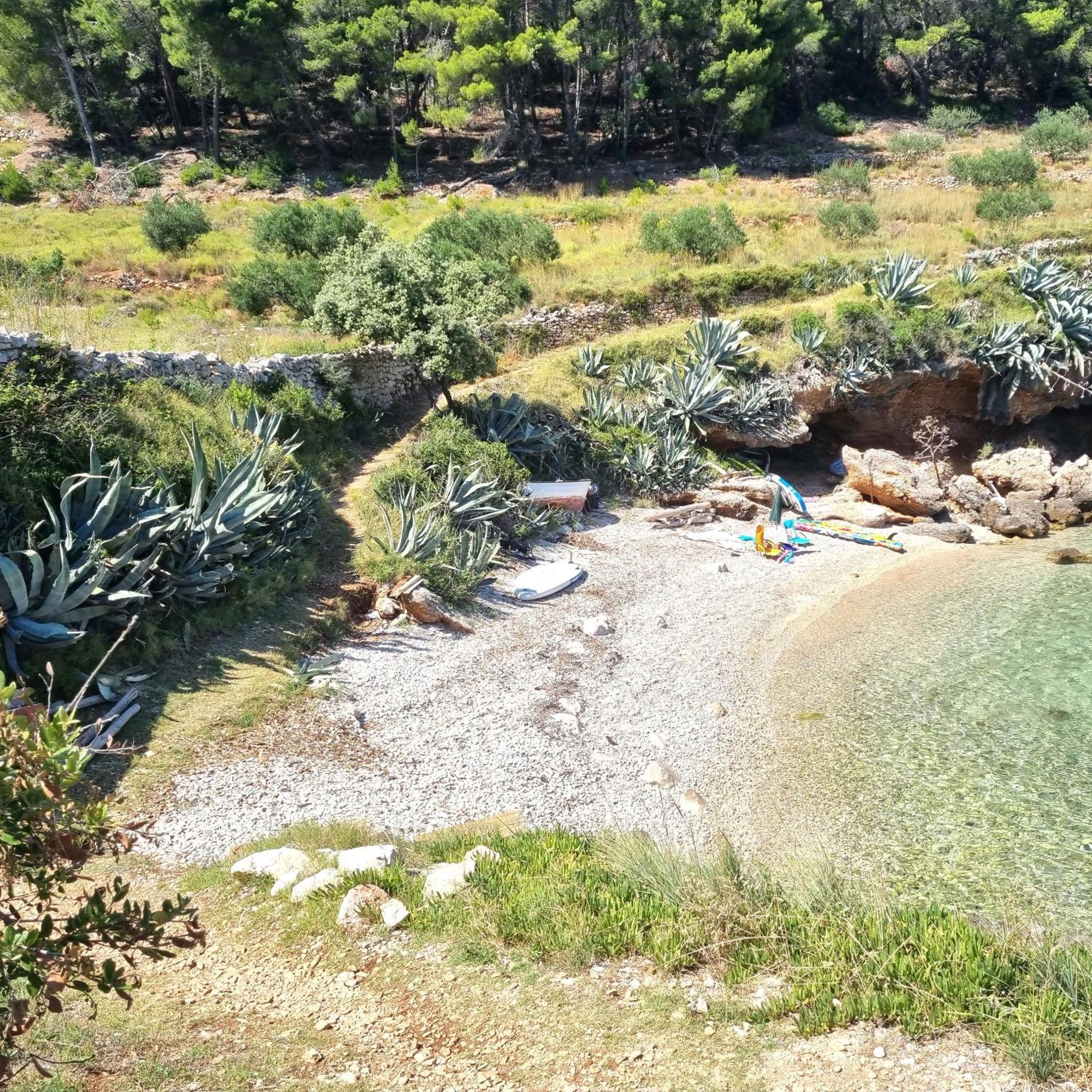 Robinson Crusoe Holiday House Zastražišće Екстериор снимка