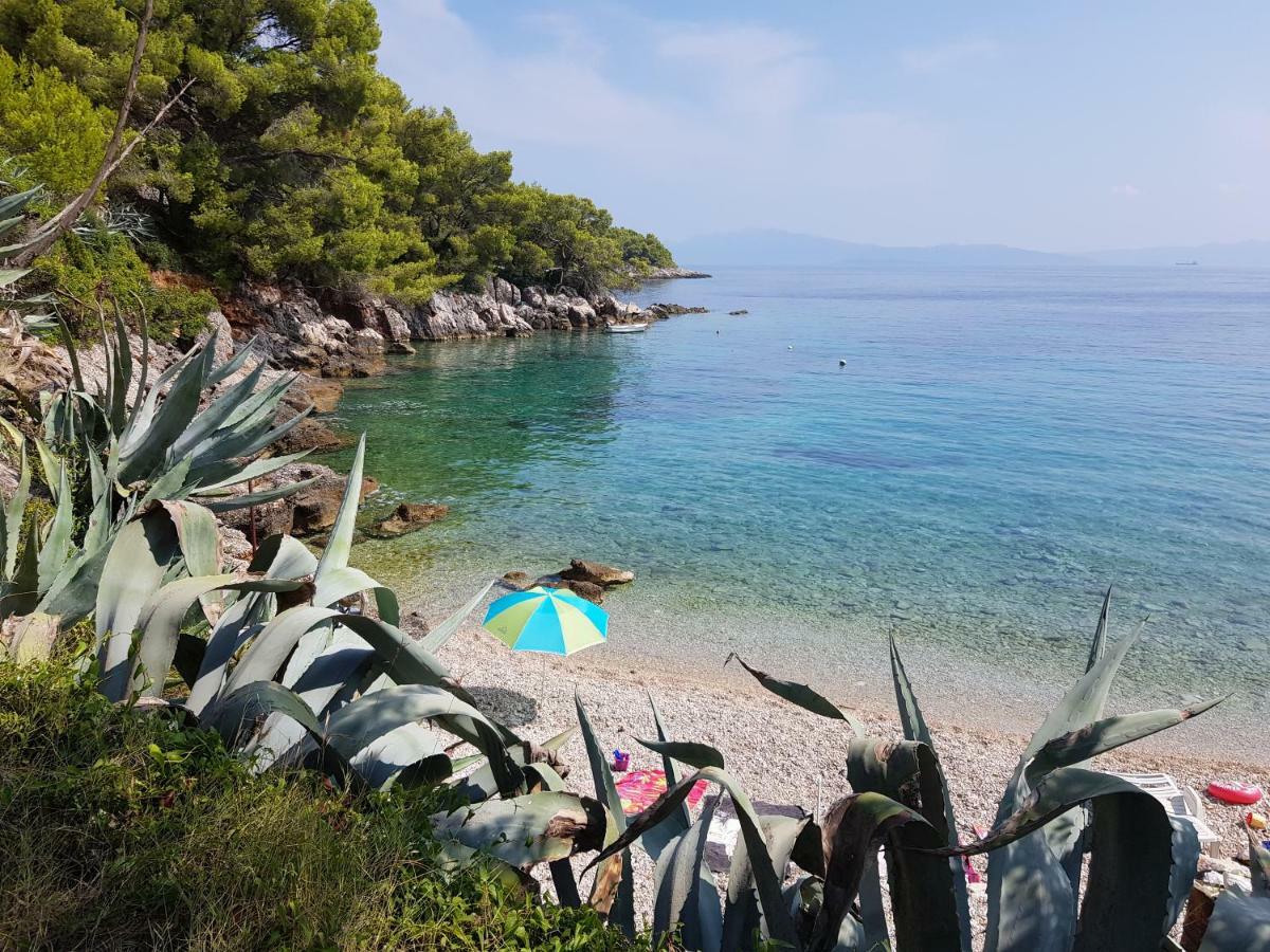 Robinson Crusoe Holiday House Zastražišće Екстериор снимка