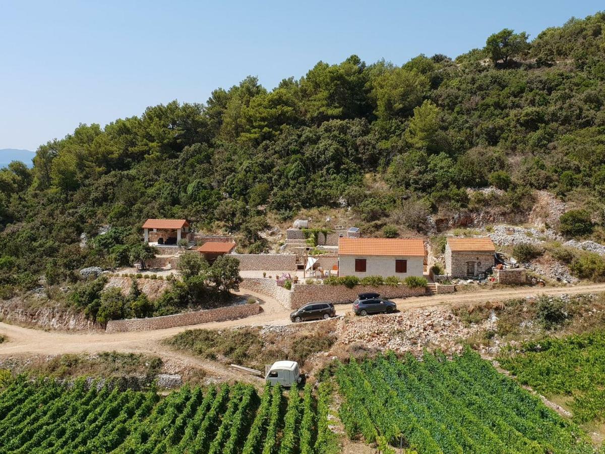 Robinson Crusoe Holiday House Zastražišće Екстериор снимка